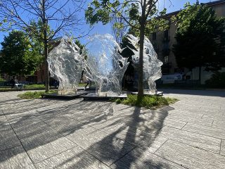 “Humans” installazione temporanea in piazza G. Bernini per il Fuorisalone - Milano